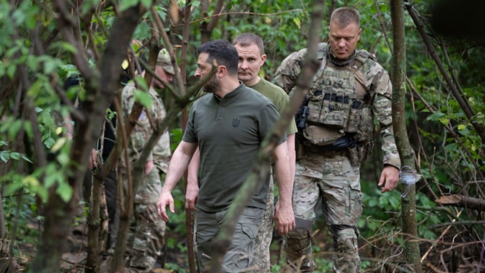 zelenskywithsoldiers