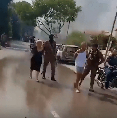 hamas gunmen capturing civilian hostages (1)