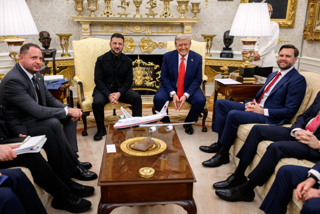 president donald j. trump and president volodymyr zelenskyy in the oval office