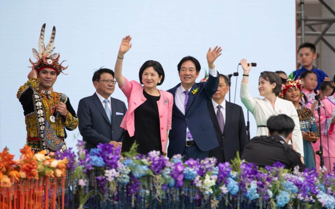 Taiwan Urges Trump to Maintain Status Quo on Weapon Sales